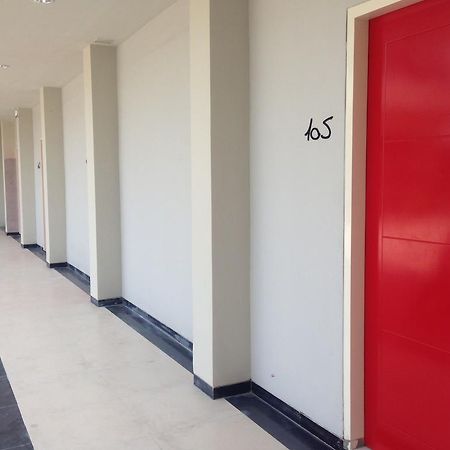 Rumah Cassa Guest House Surabaya Kültér fotó