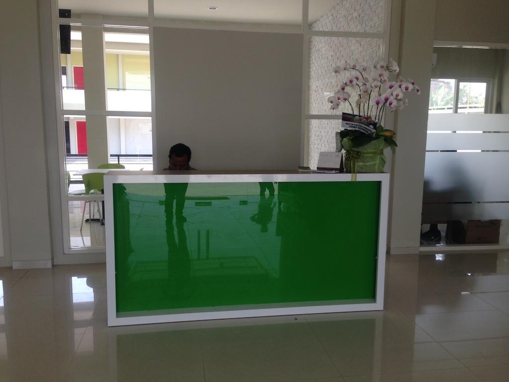 Rumah Cassa Guest House Surabaya Kültér fotó