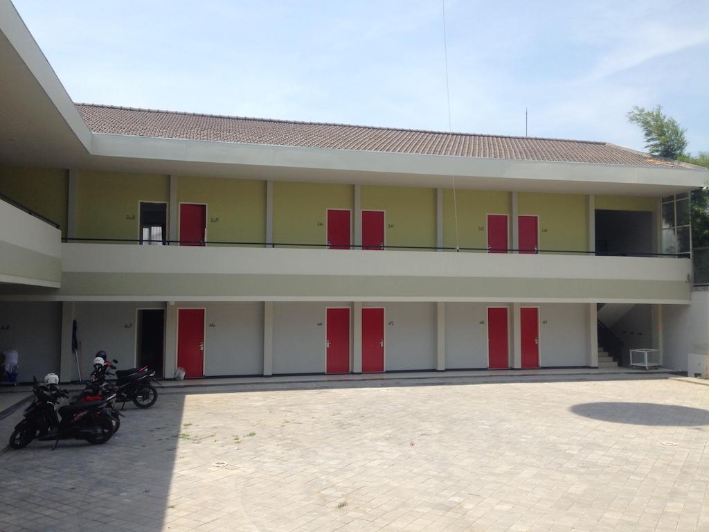 Rumah Cassa Guest House Surabaya Kültér fotó
