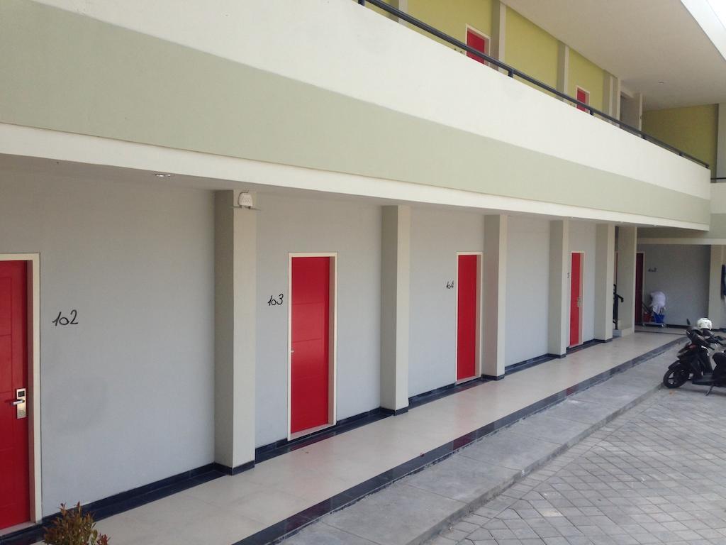 Rumah Cassa Guest House Surabaya Kültér fotó