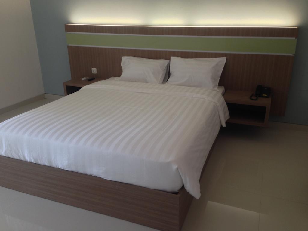 Rumah Cassa Guest House Surabaya Szoba fotó