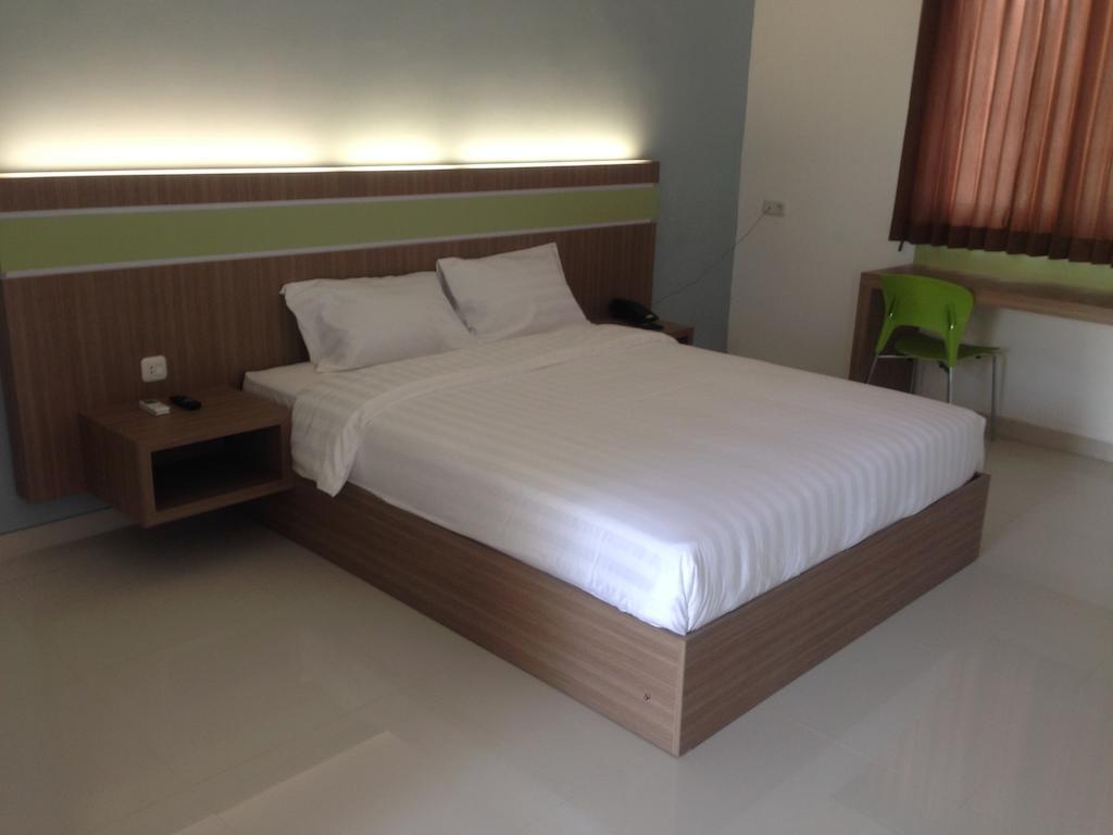 Rumah Cassa Guest House Surabaya Szoba fotó